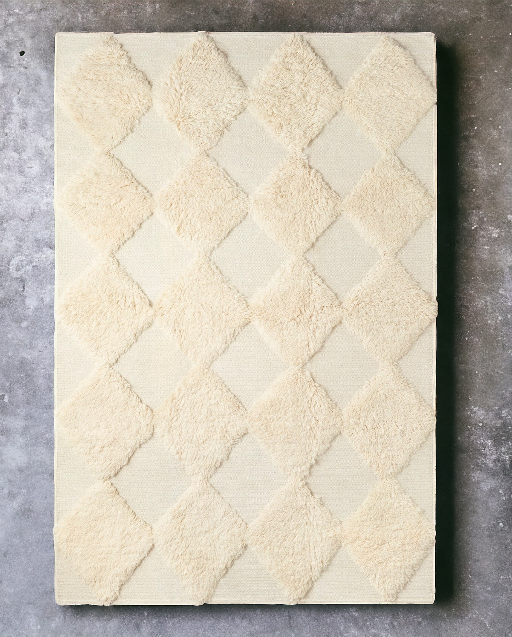 Classic Elegance Wool Rug: Handcrafted wool rug with a minimalist design.