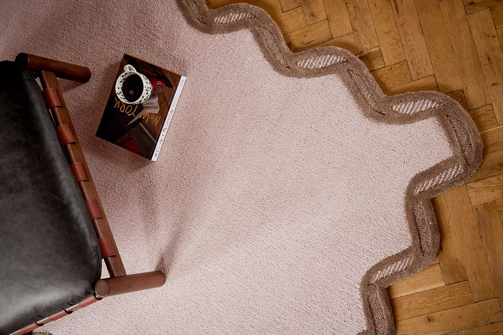 Hand Tufted Wool Scalloped Border | All Sizes Available - Hand Tufted Wool Rug