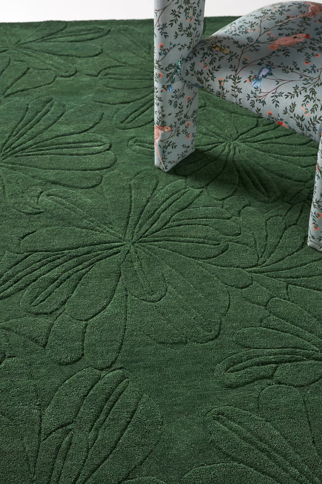 Hand Tufted Wool Sculpted Daisy | All Sizes Available - Hand Tufted Wool Rug