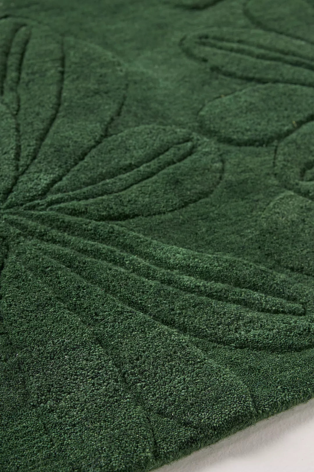 Hand Tufted Wool Sculpted Daisy | All Sizes Available - Hand Tufted Wool Rug