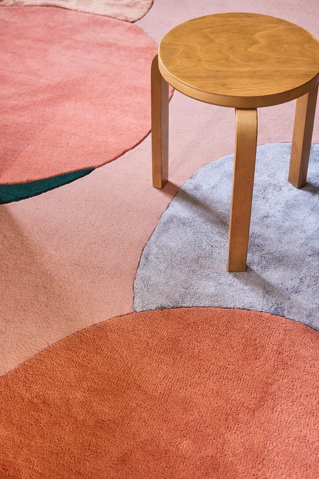 Hand Tufted Woollen Poppy Party Wool Flower Field - Hand Tufted Wool Rug