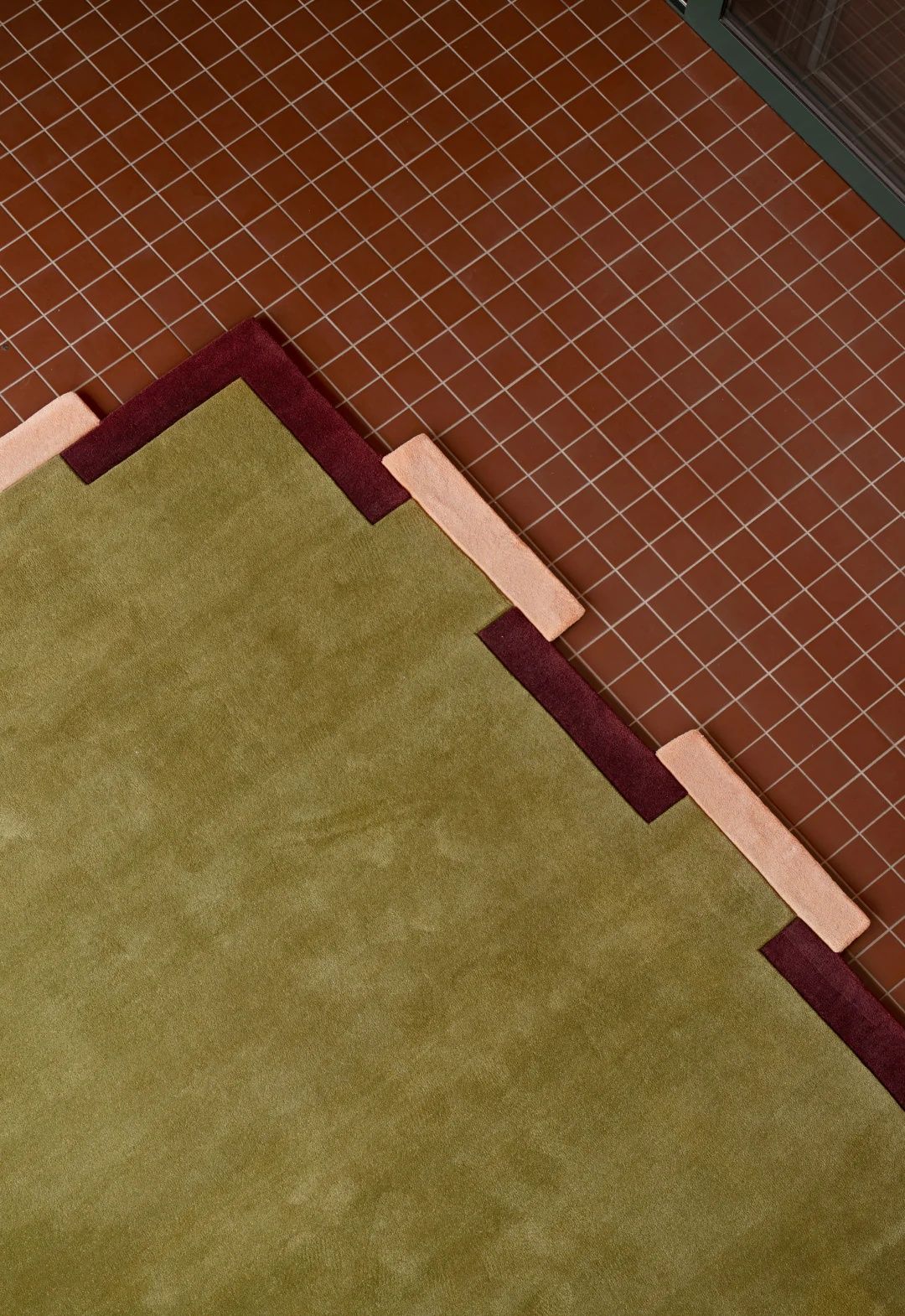 Elegants Hand Tufted Woollen Teklan Fregio Wool Olive Blush - Hand Tufted Wool Rug