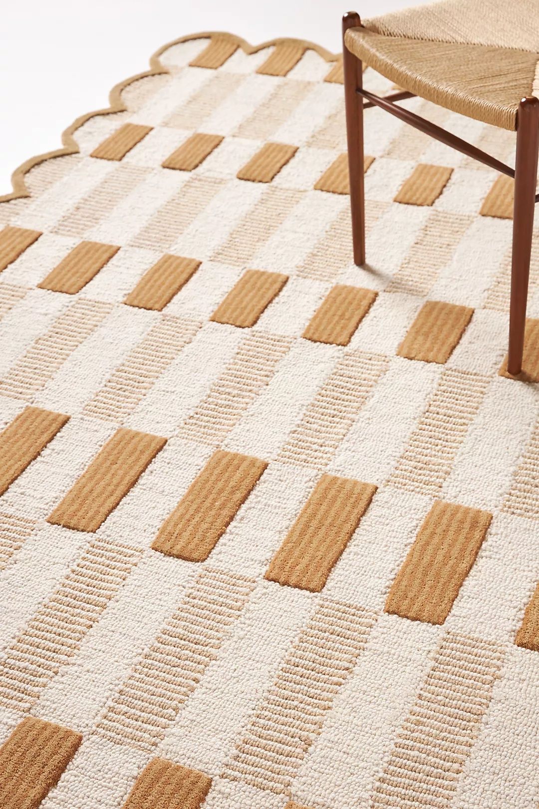 Hand Tufted Woollen Matilda Goad Wool Tufted Scalloped - Hand Tufted Wool Rug