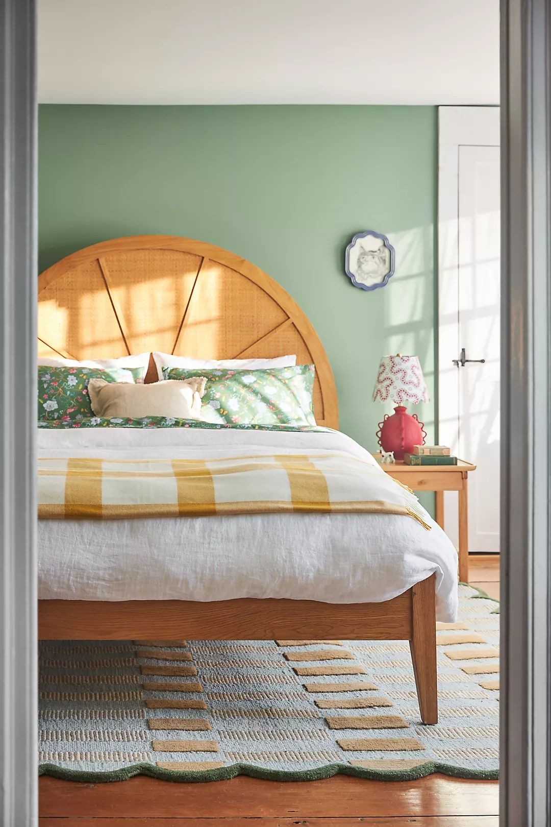Hand Tufted Woollen Matilda Goad Wool Tufted Scalloped - Hand Tufted Wool Rug