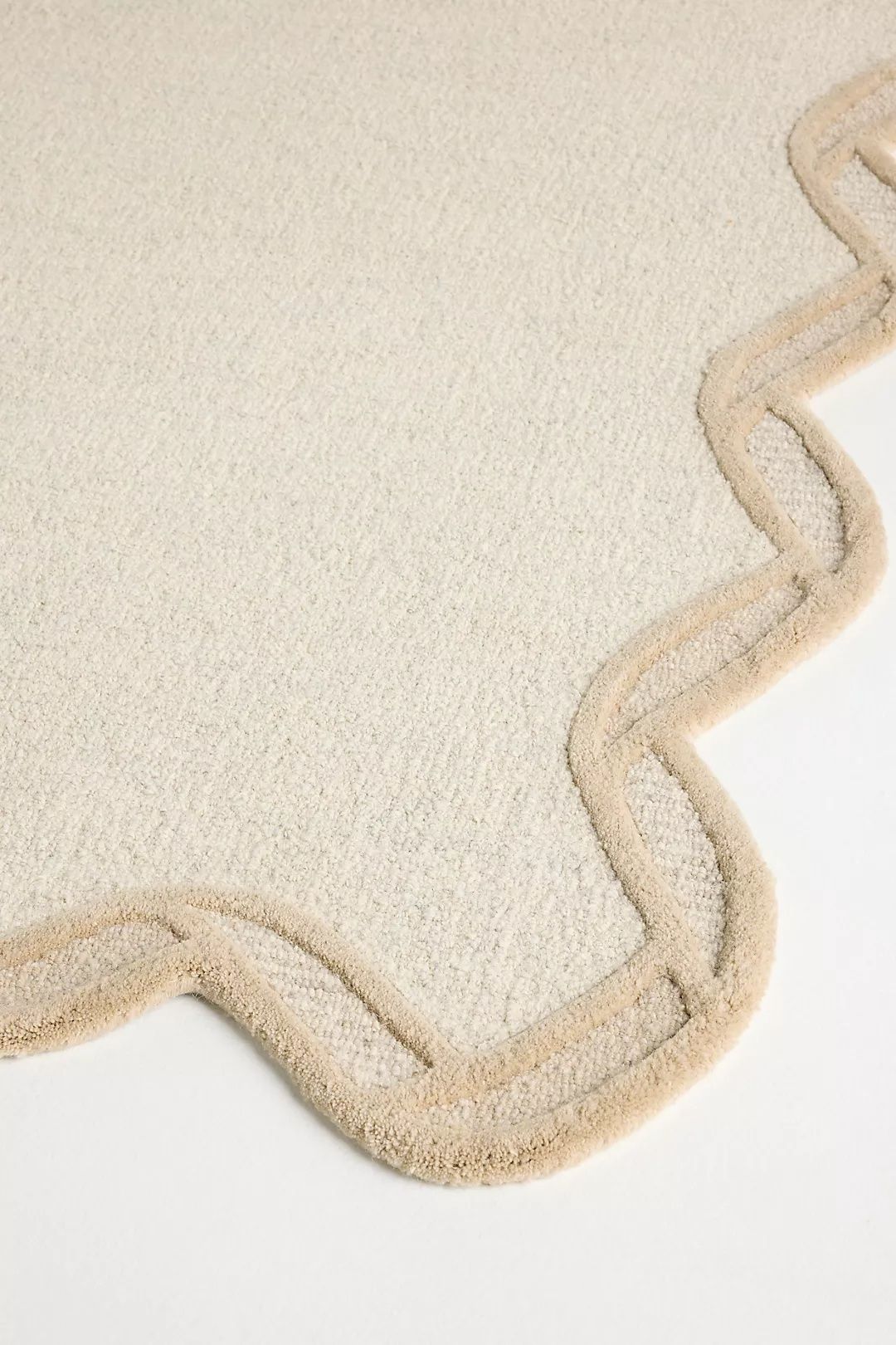 Elegants Hand Tufted Woollen Scalloped Border - Hand Tufted Wool Rug