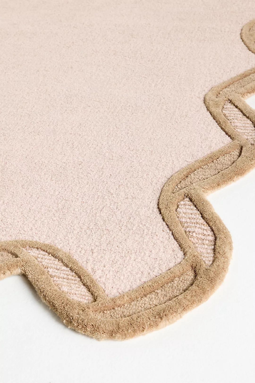 Elegants Hand Tufted Woollen Scalloped Border - Hand Tufted Wool Rug