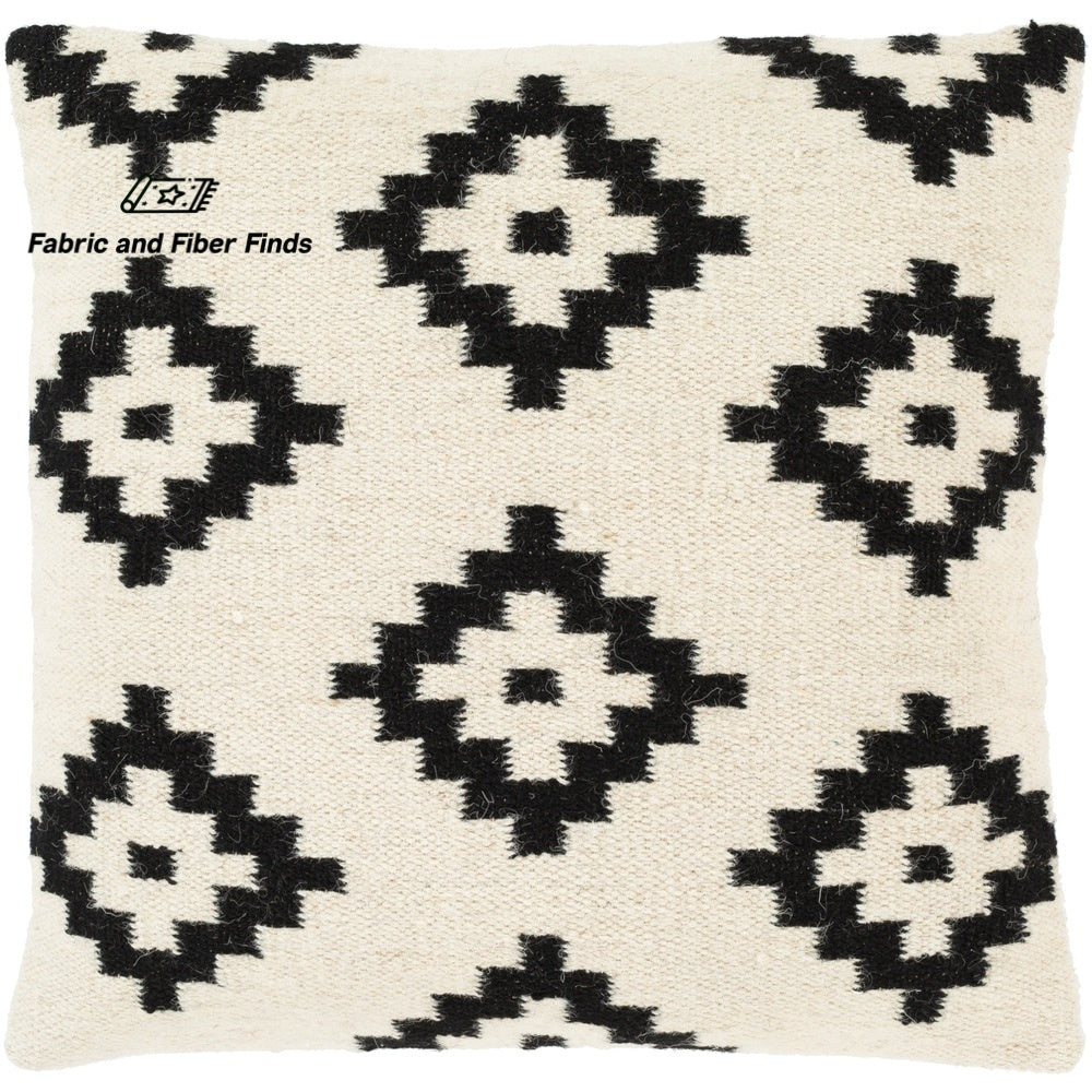 Funda de almohada geométrica blanca y negra hecha a mano de 20 x 20 | Mezcla de lana y algodón de primera calidad | Decoración artesanal india para el hogar 